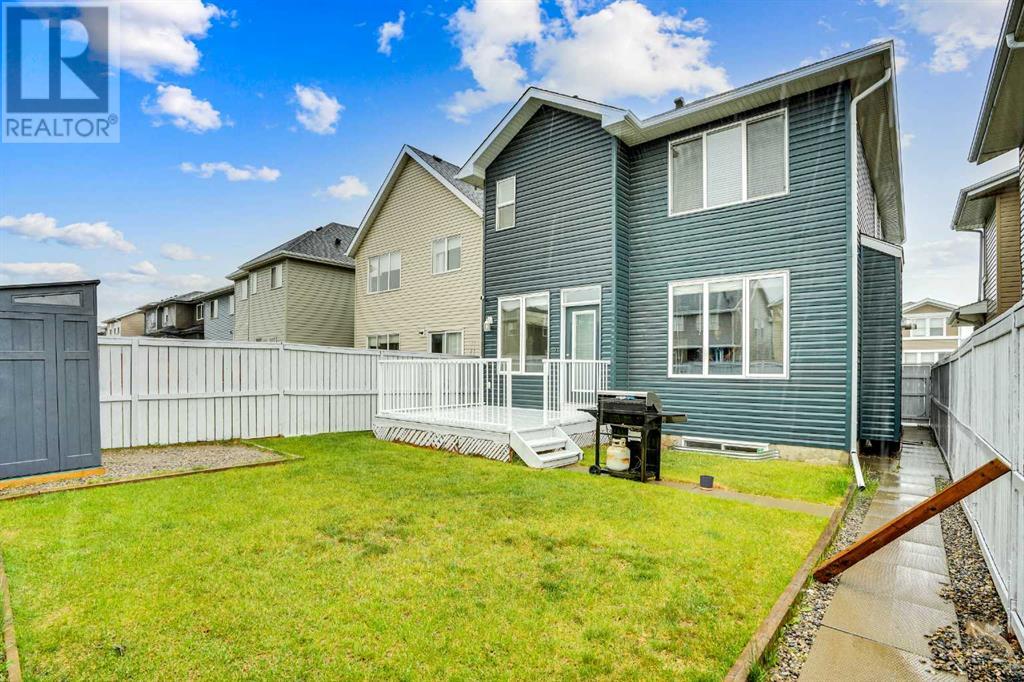 Property at 39 Redstone Road NE image 4