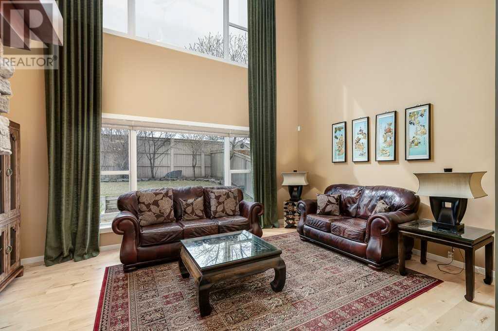 Property at 48 Chapala Square SE image 2