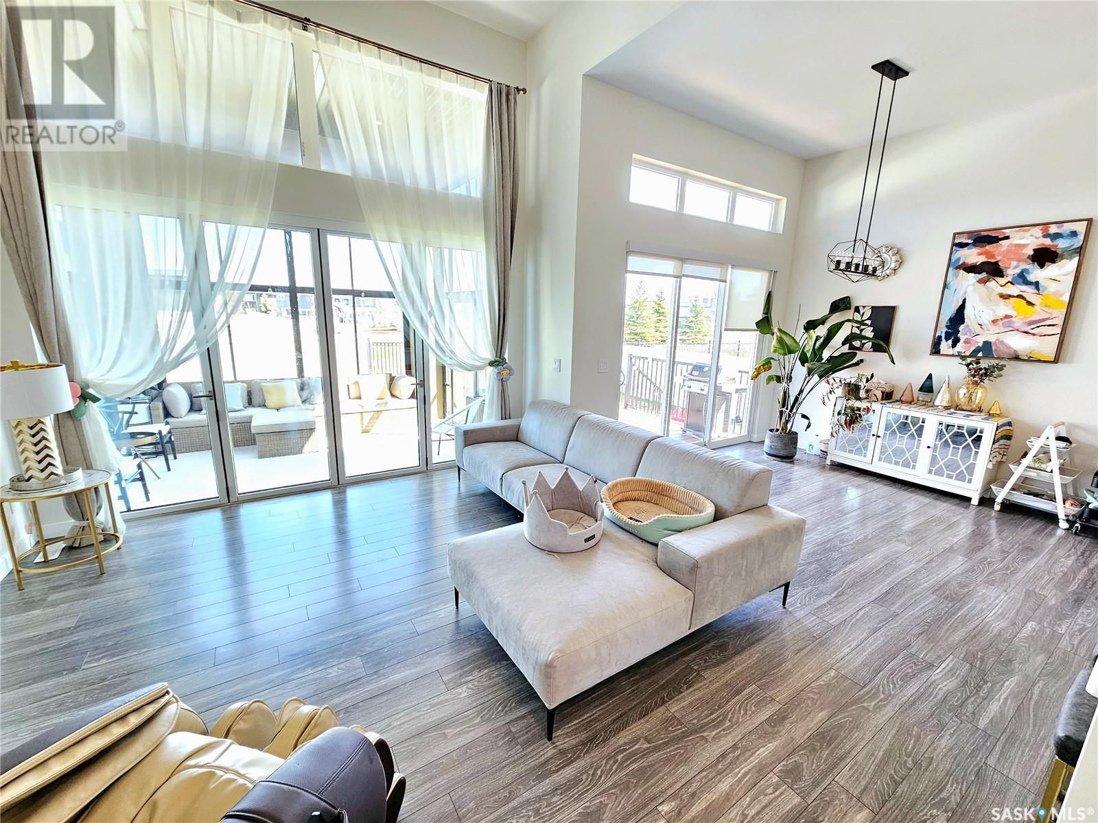 Property at 411 Dagnone TERRACE image 3