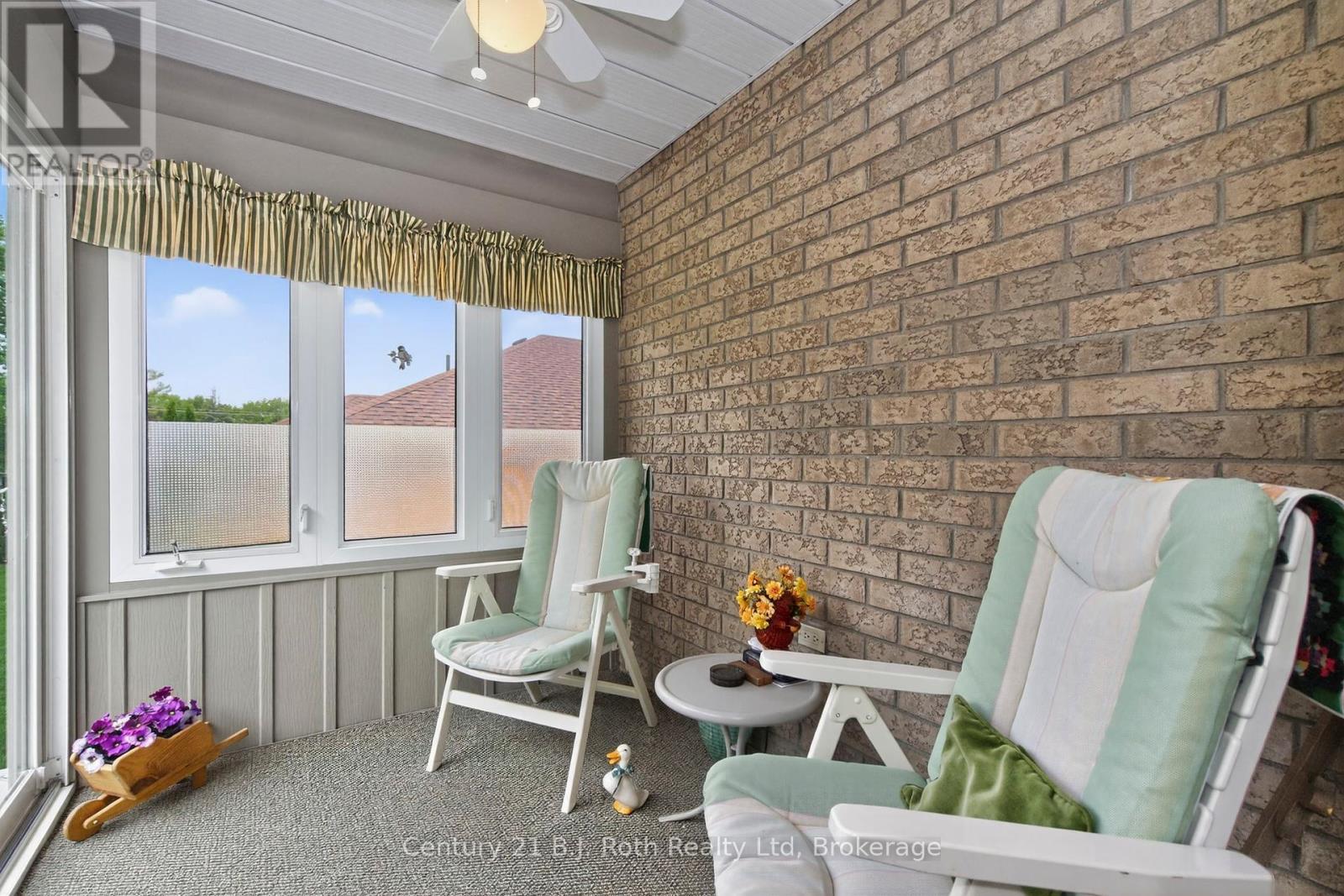 67 James Street, Penetanguishene, Ontario  L9M 2H8 - Photo 18 - S12222361