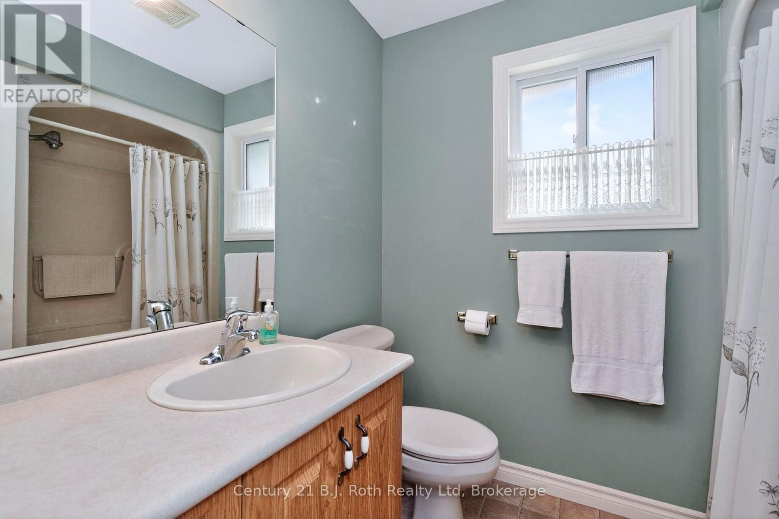 67 James Street, Penetanguishene, Ontario  L9M 2H8 - Photo 27 - S12222361