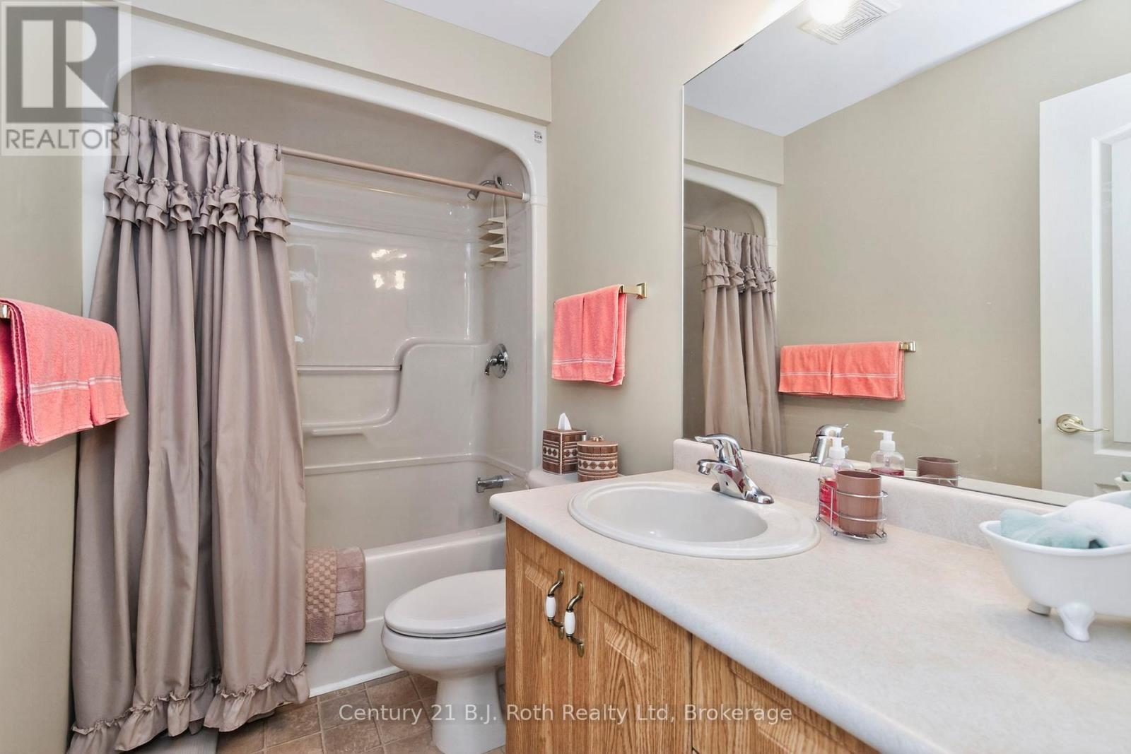 67 James Street, Penetanguishene, Ontario  L9M 2H8 - Photo 30 - S12222361