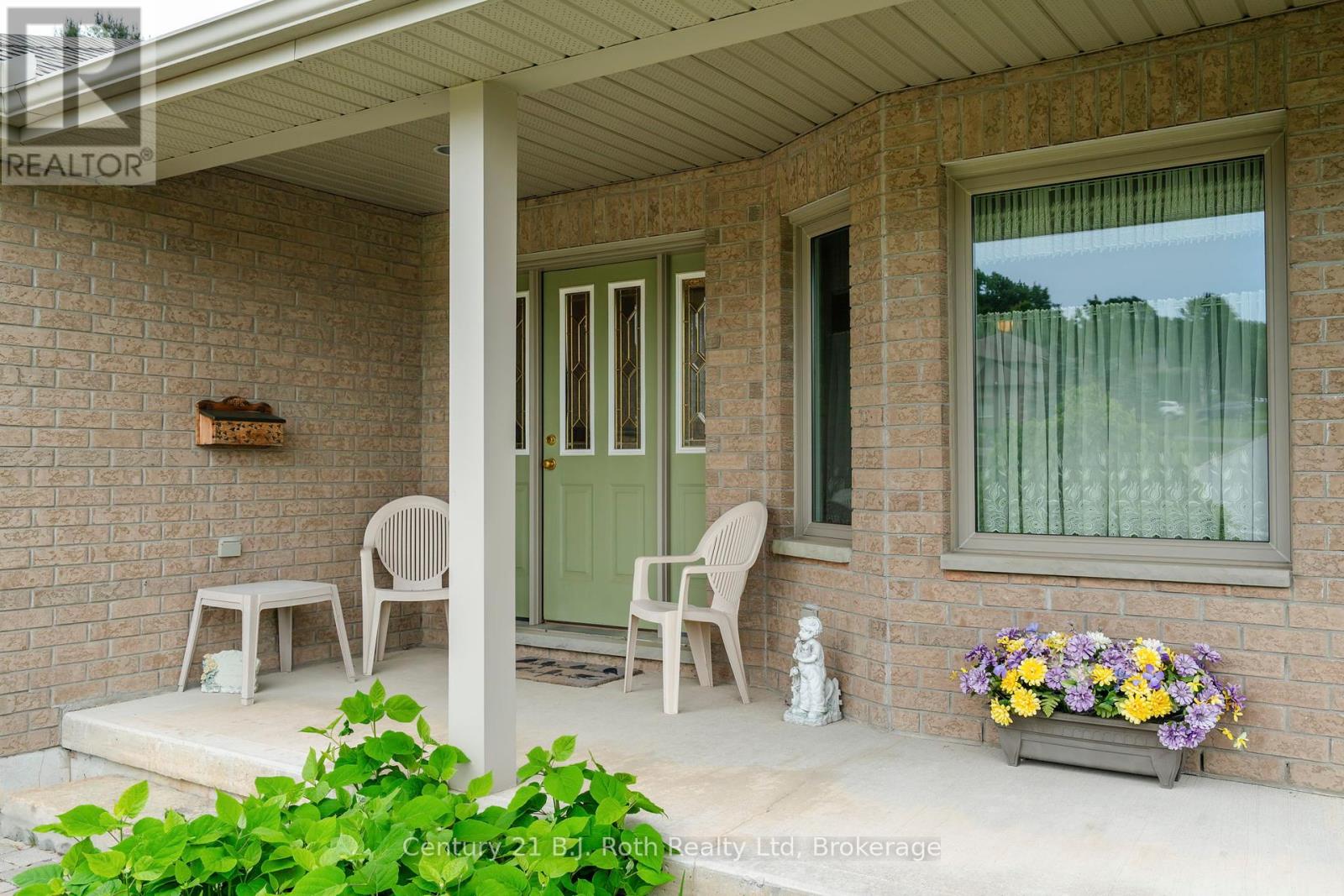 67 James Street, Penetanguishene, Ontario  L9M 2H8 - Photo 8 - S12222361