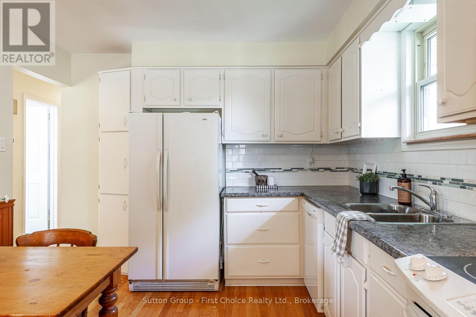 142 Kenner Crescent, Stratford, Ontario  N5A 7H2 - Photo 11 - X12222370