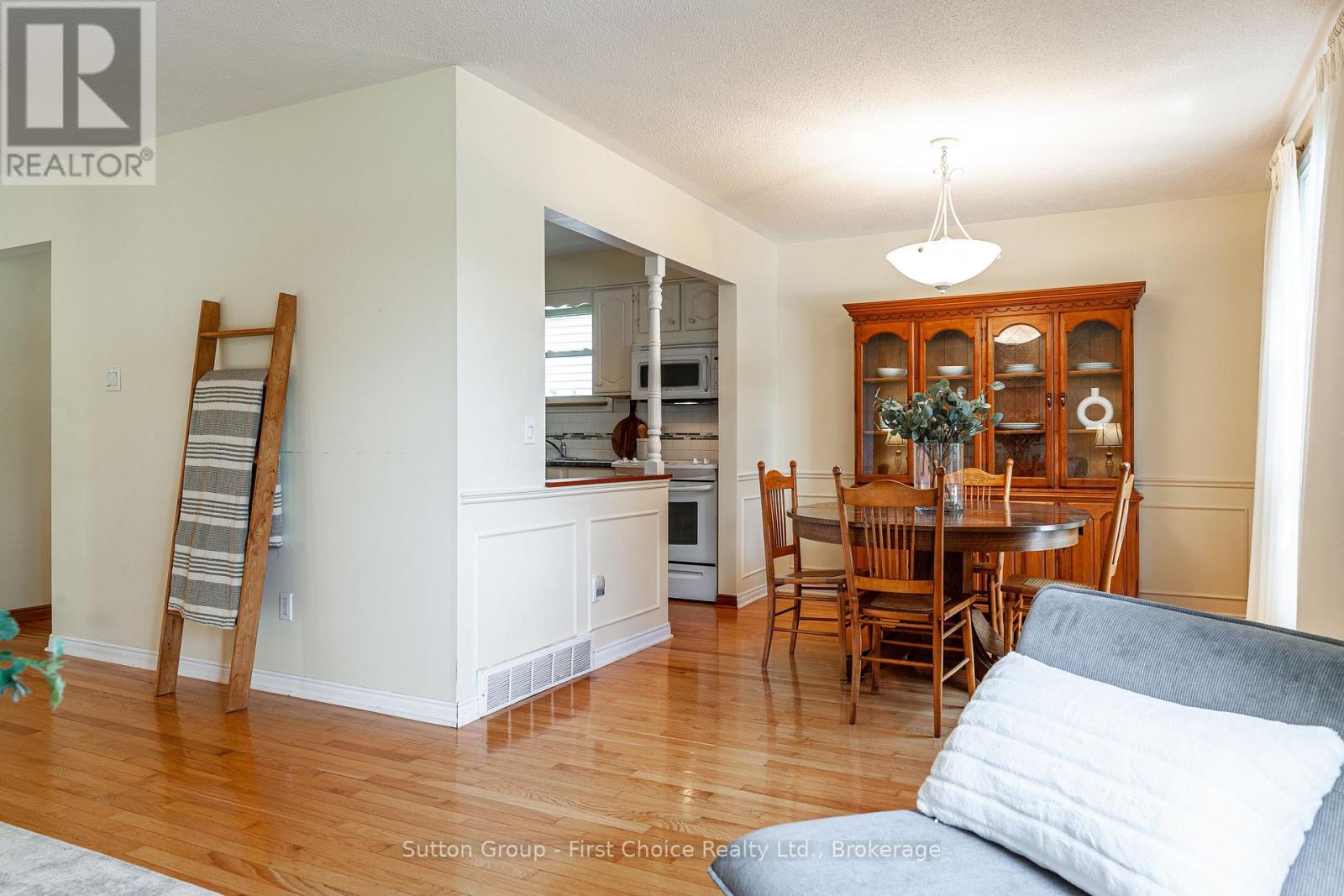 142 Kenner Crescent, Stratford, Ontario  N5A 7H2 - Photo 7 - X12222370