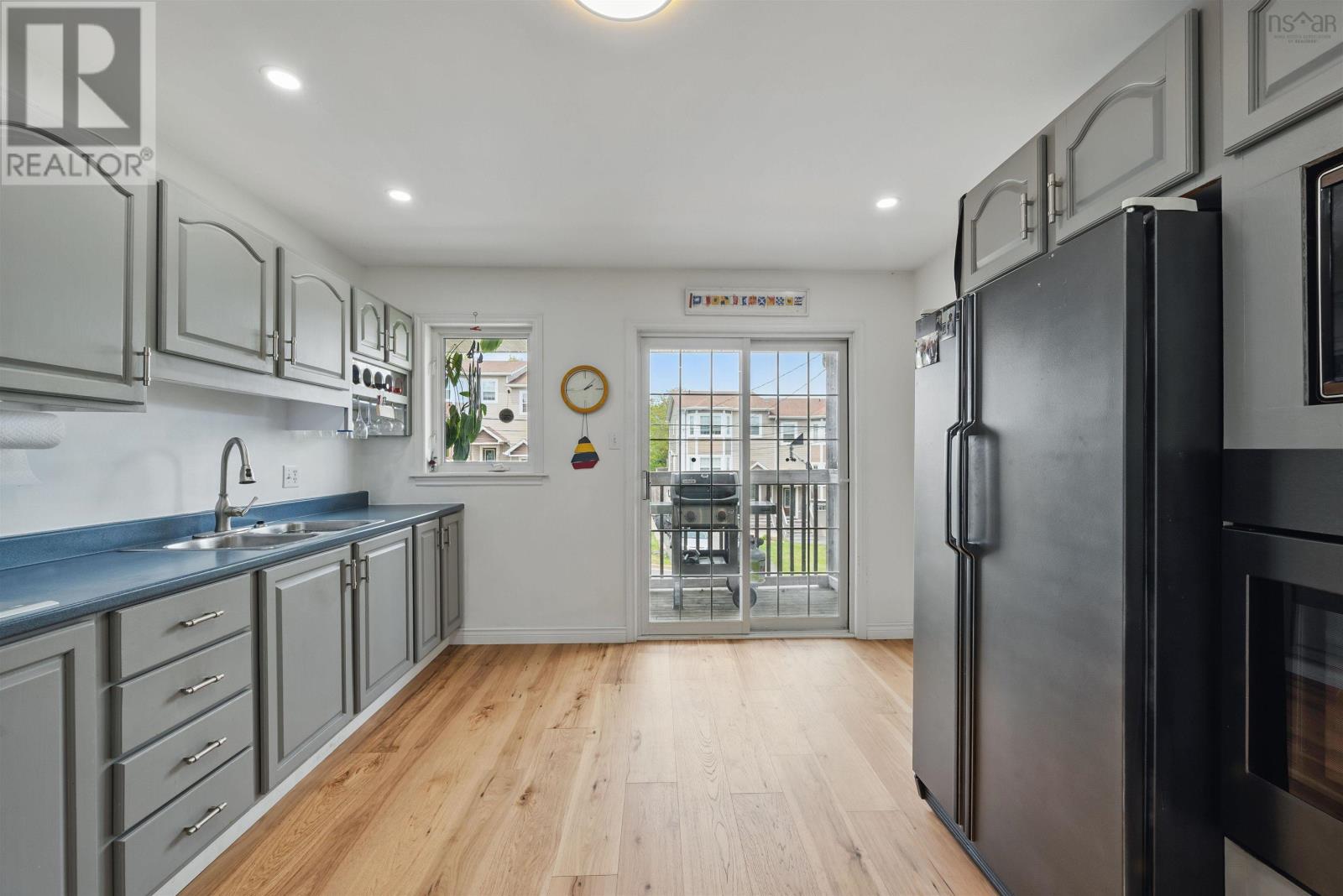 Property at 6 Walsh Court image 5