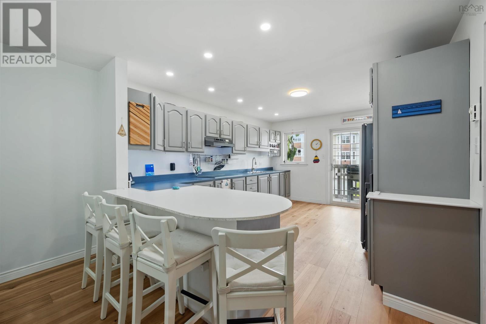 Property at 6 Walsh Court image 4