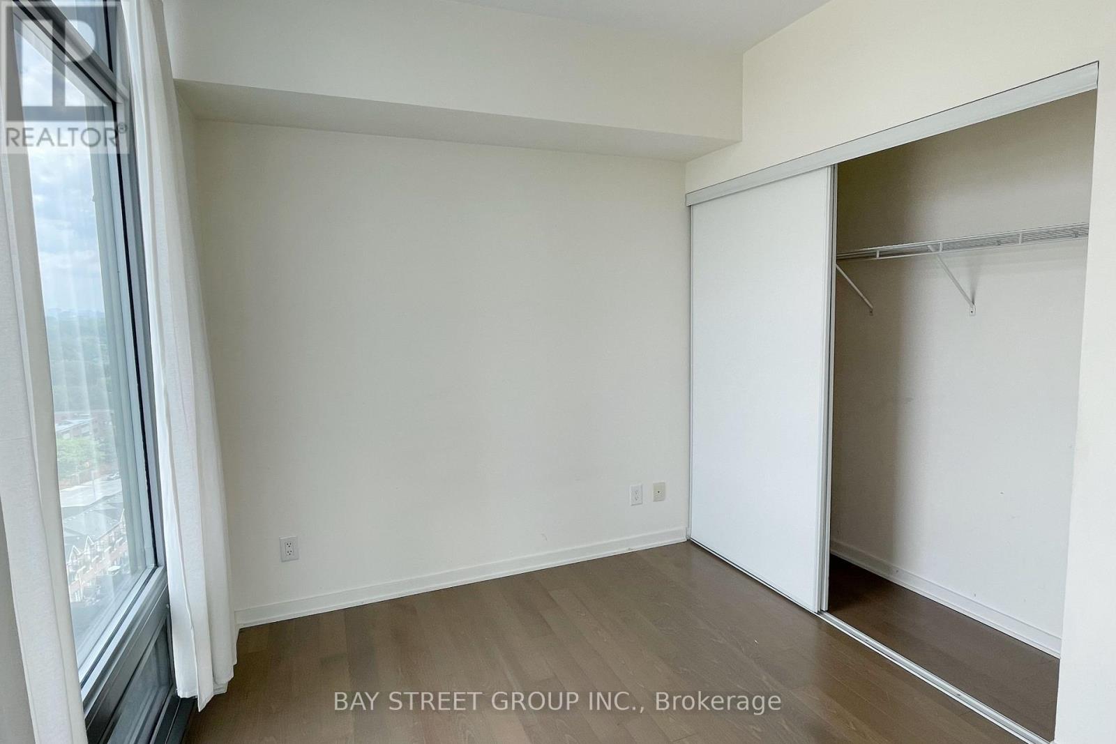 1510 - 105 The Queensway Avenue, Toronto, Ontario M6S 5B5 - Photo 8 - W12222322