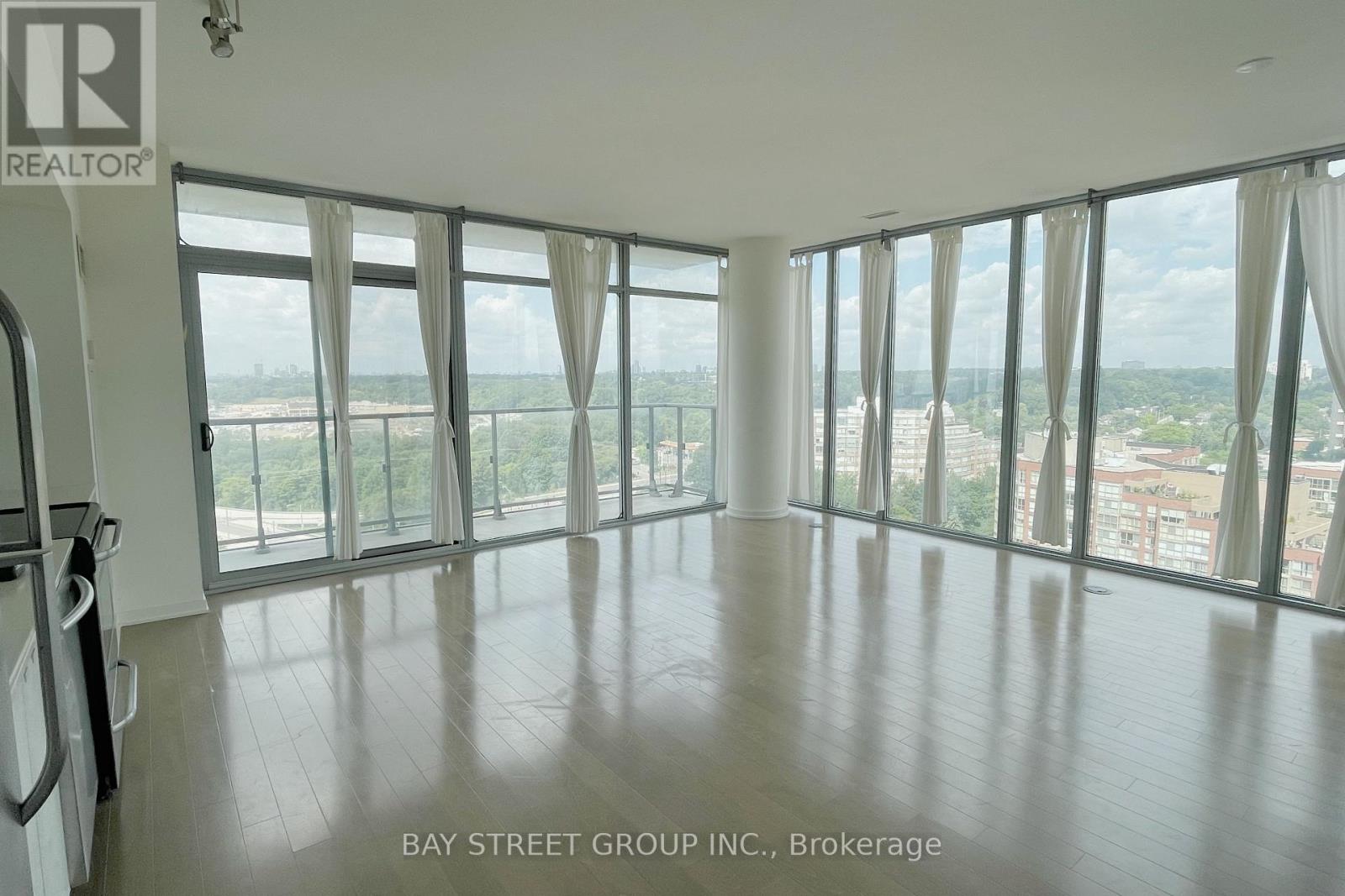 1510 - 105 The Queensway Avenue, Toronto, Ontario M6S 5B5 - Photo 5 - W12222322