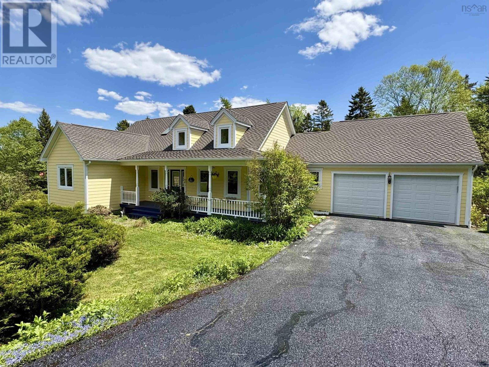 Property at 45 Foxberry Hill image 2