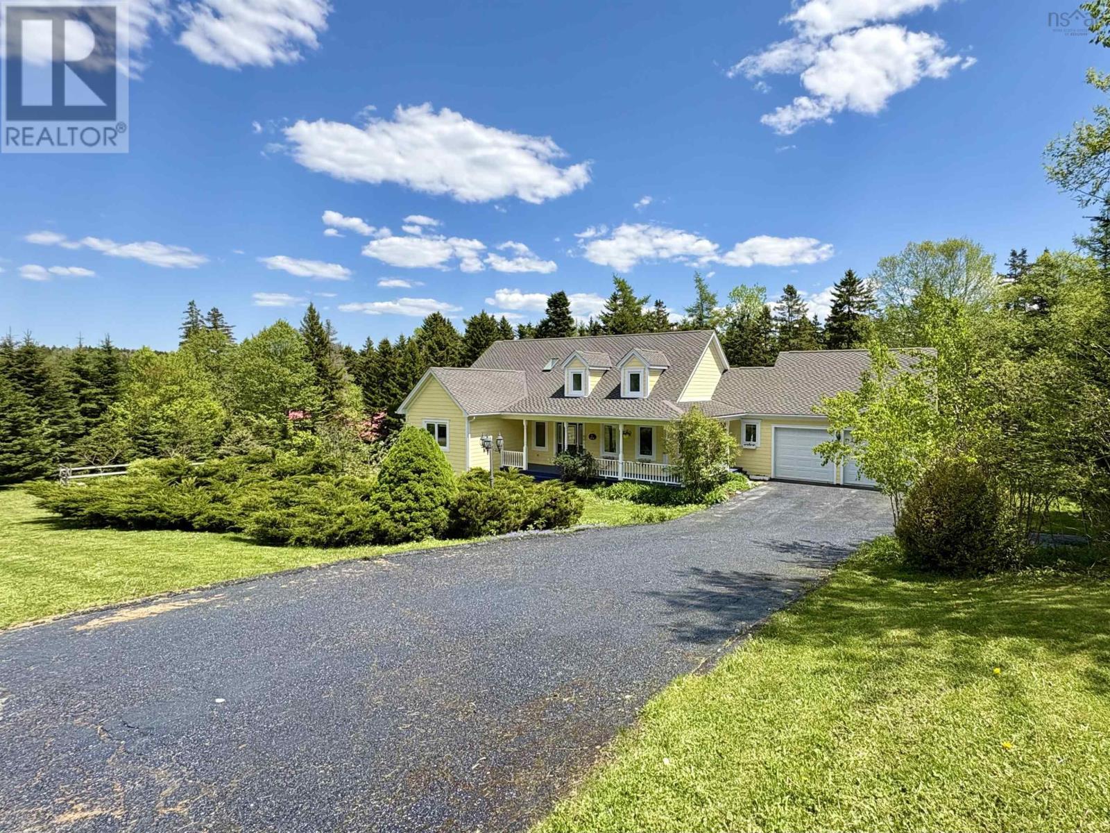 Property at 45 Foxberry Hill image 3