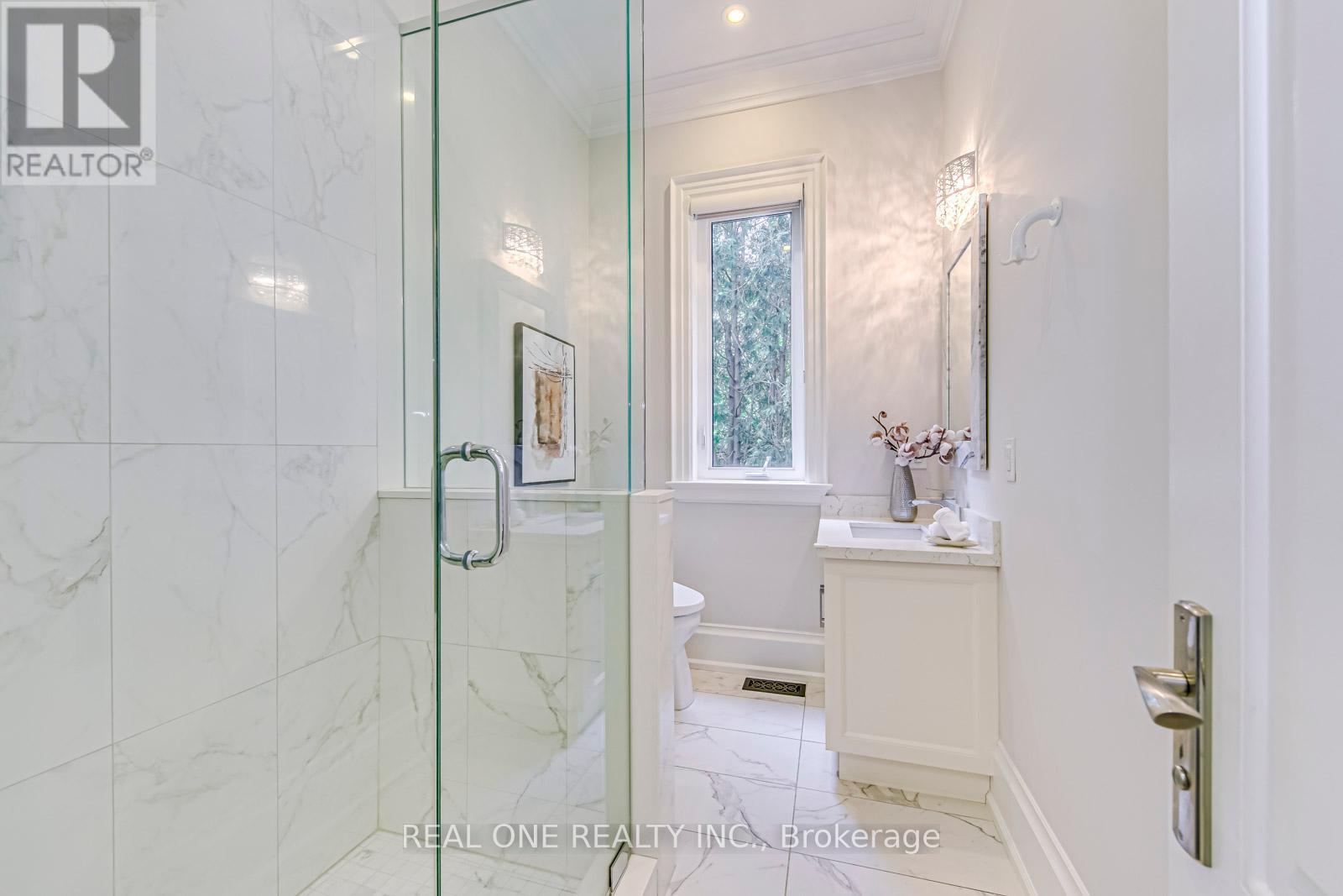 332 Sawyer Road, Oakville (Wo West), Ontario  L6L 3N7 - Photo 17 - W12222420