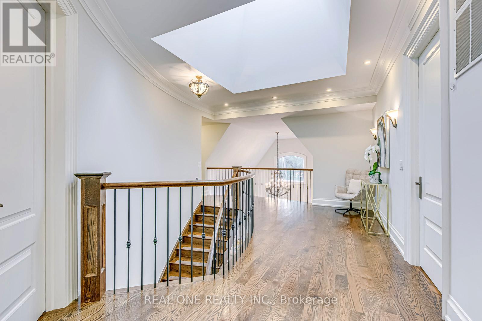 332 Sawyer Road, Oakville (Wo West), Ontario  L6L 3N7 - Photo 21 - W12222420