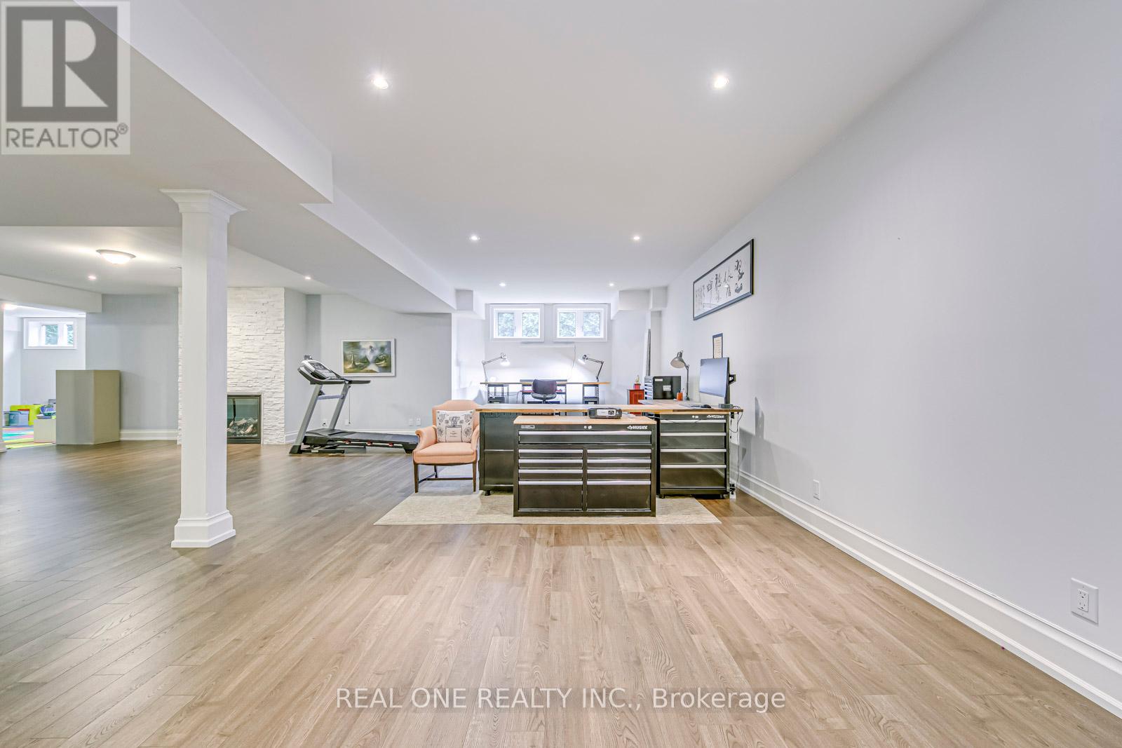 332 Sawyer Road, Oakville (Wo West), Ontario  L6L 3N7 - Photo 31 - W12222420