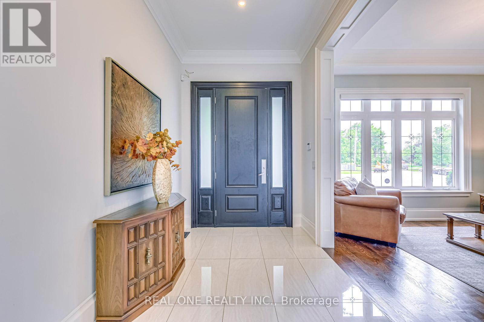 332 Sawyer Road, Oakville (Wo West), Ontario  L6L 3N7 - Photo 4 - W12222420