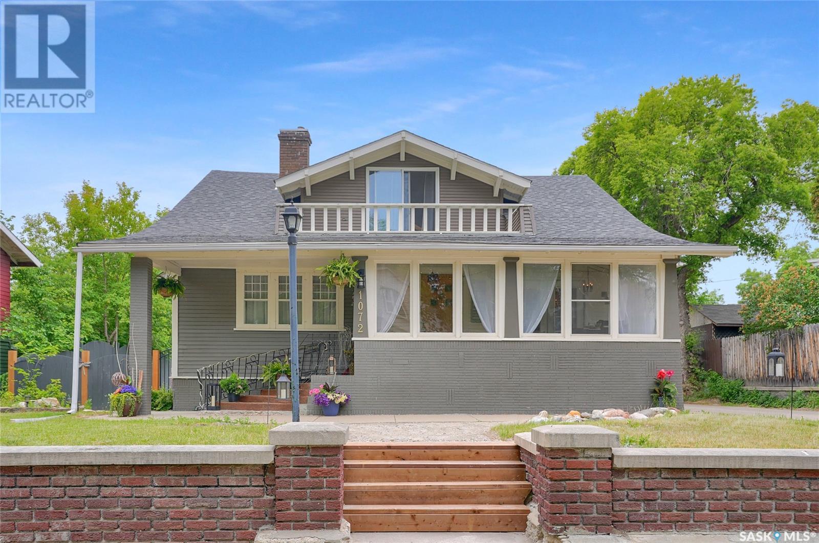 Property at 1072 2nd AVENUE NW image 2