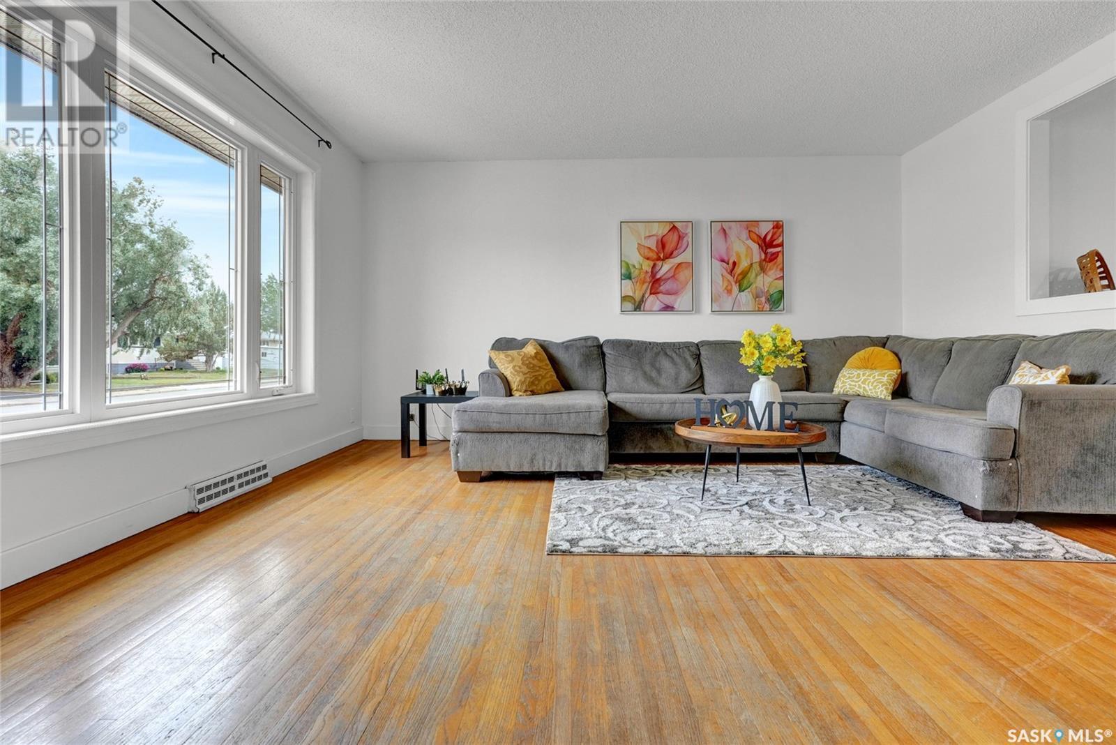 Property at 833 Keith STREET image 5