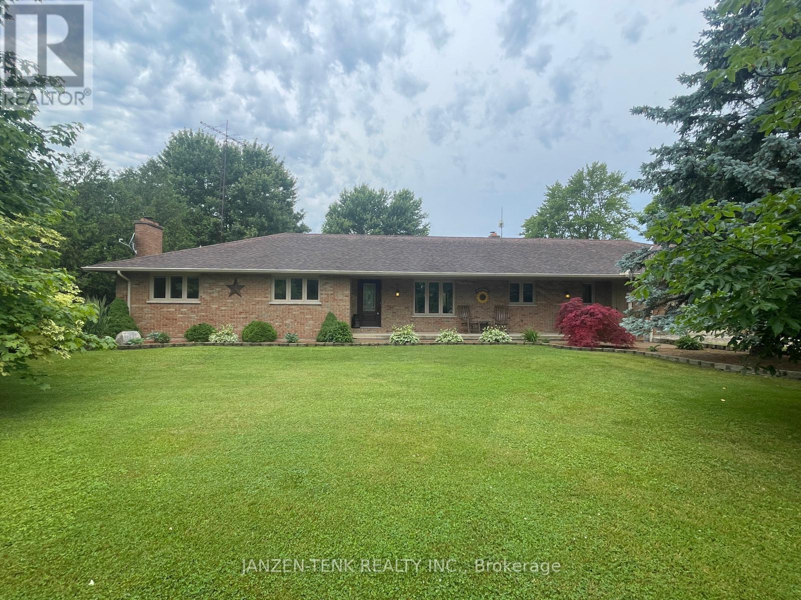37456 Talbot Line, Southwold (Frome), Ontario  N0L 2E0 - Photo 1 - X12222458