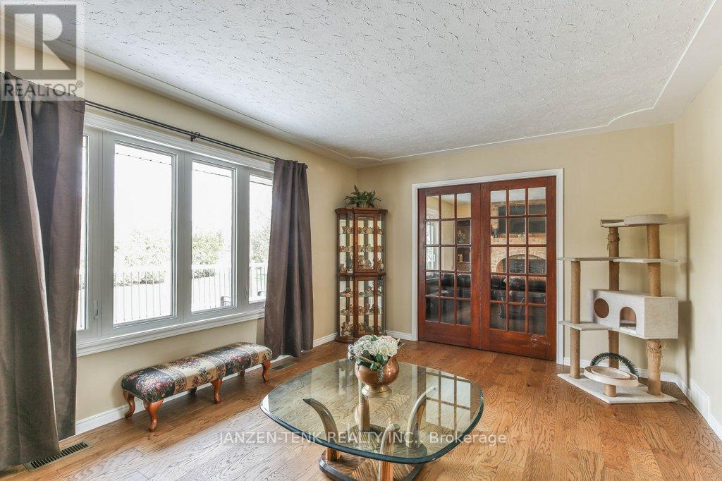 37456 Talbot Line, Southwold (Frome), Ontario  N0L 2E0 - Photo 18 - X12222458