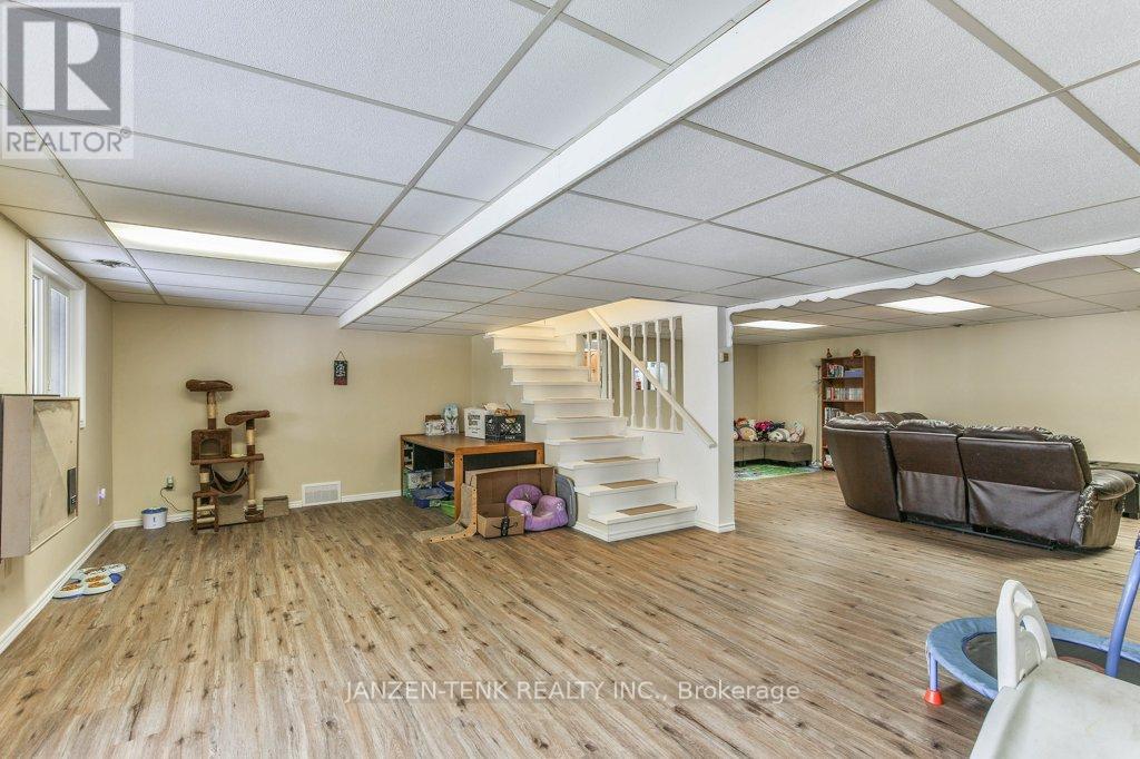 37456 Talbot Line, Southwold (Frome), Ontario  N0L 2E0 - Photo 27 - X12222458