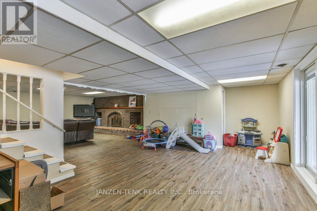 37456 Talbot Line, Southwold (Frome), Ontario  N0L 2E0 - Photo 28 - X12222458
