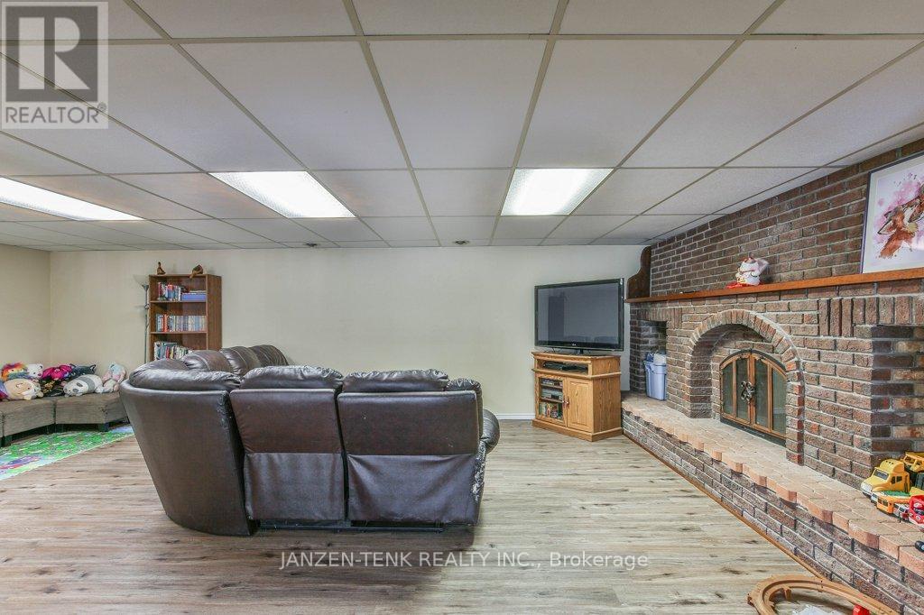 37456 Talbot Line, Southwold (Frome), Ontario  N0L 2E0 - Photo 29 - X12222458