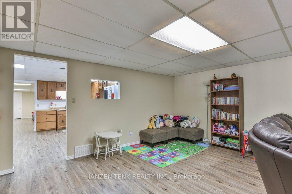 37456 Talbot Line, Southwold (Frome), Ontario  N0L 2E0 - Photo 33 - X12222458