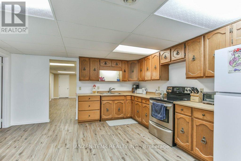 37456 Talbot Line, Southwold (Frome), Ontario  N0L 2E0 - Photo 34 - X12222458