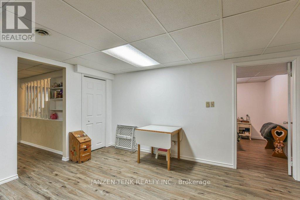 37456 Talbot Line, Southwold (Frome), Ontario  N0L 2E0 - Photo 36 - X12222458