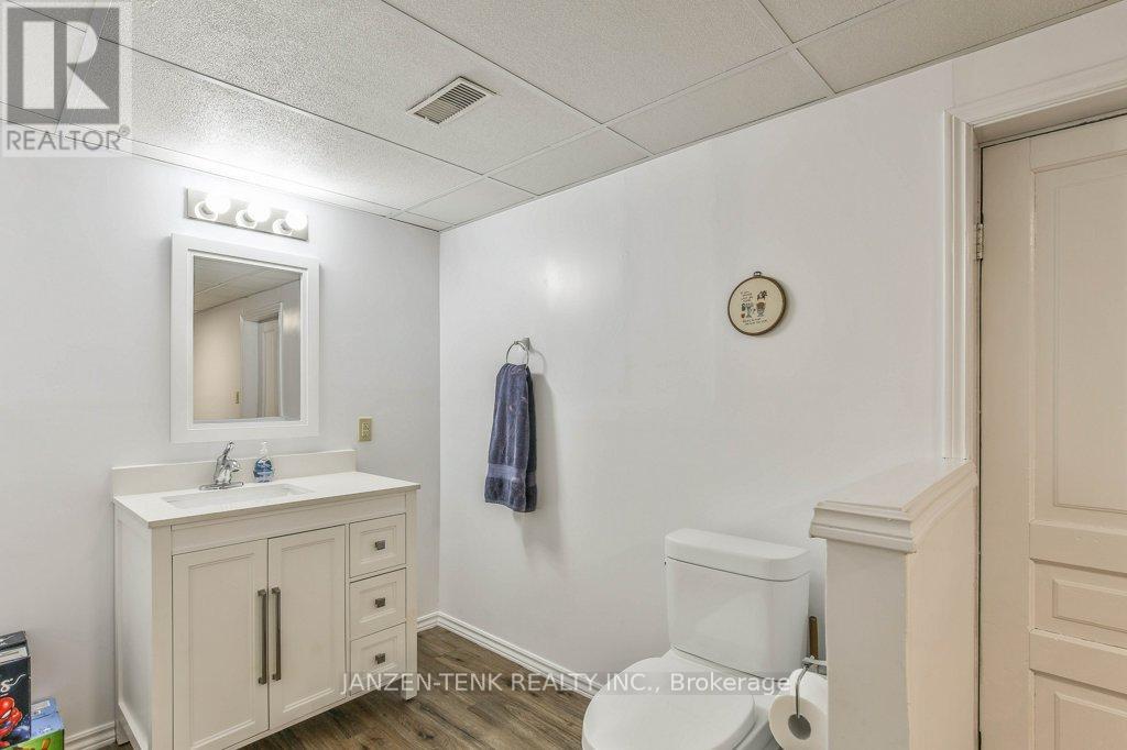 37456 Talbot Line, Southwold (Frome), Ontario  N0L 2E0 - Photo 39 - X12222458