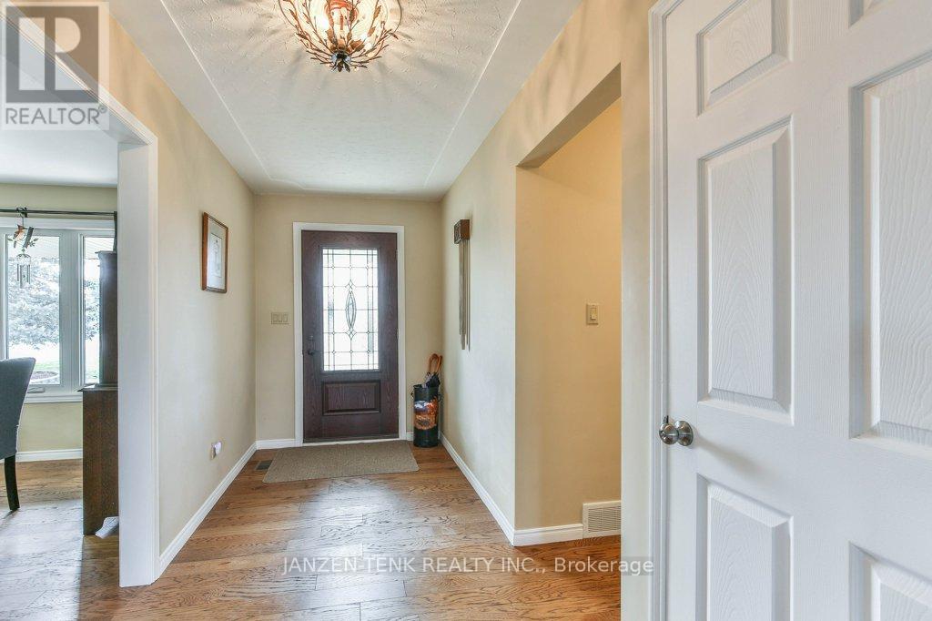 37456 Talbot Line, Southwold (Frome), Ontario  N0L 2E0 - Photo 5 - X12222458
