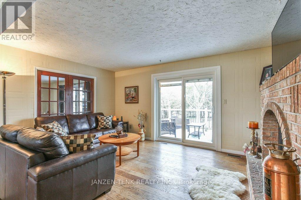 37456 Talbot Line, Southwold (Frome), Ontario  N0L 2E0 - Photo 6 - X12222458