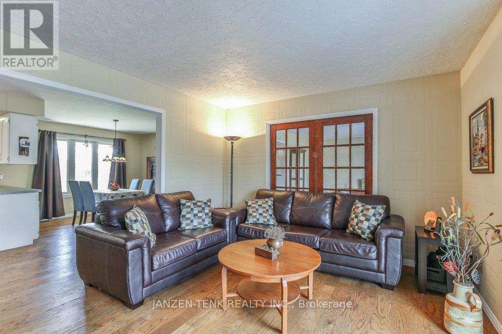 37456 Talbot Line, Southwold (Frome), Ontario  N0L 2E0 - Photo 7 - X12222458