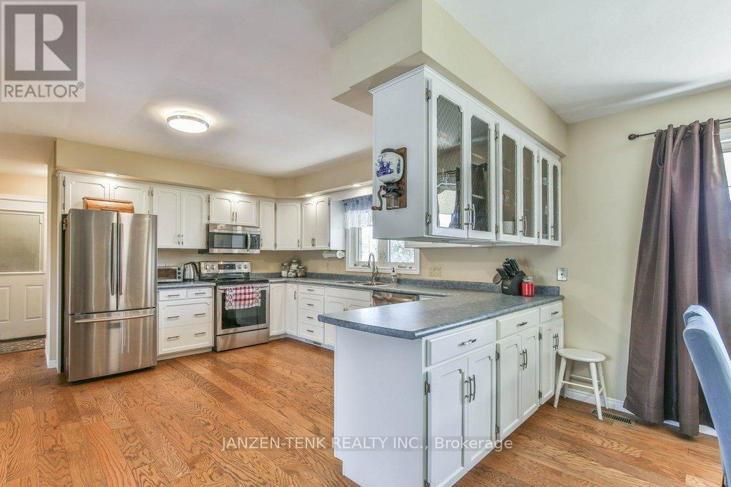 37456 Talbot Line, Southwold (Frome), Ontario  N0L 2E0 - Photo 9 - X12222458