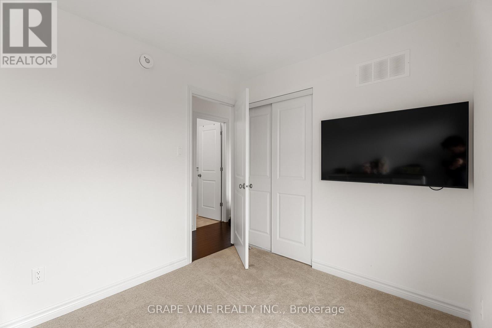 60 Verglas Lane, Ottawa, Ontario  K1W 0R2 - Photo 27 - X12222465