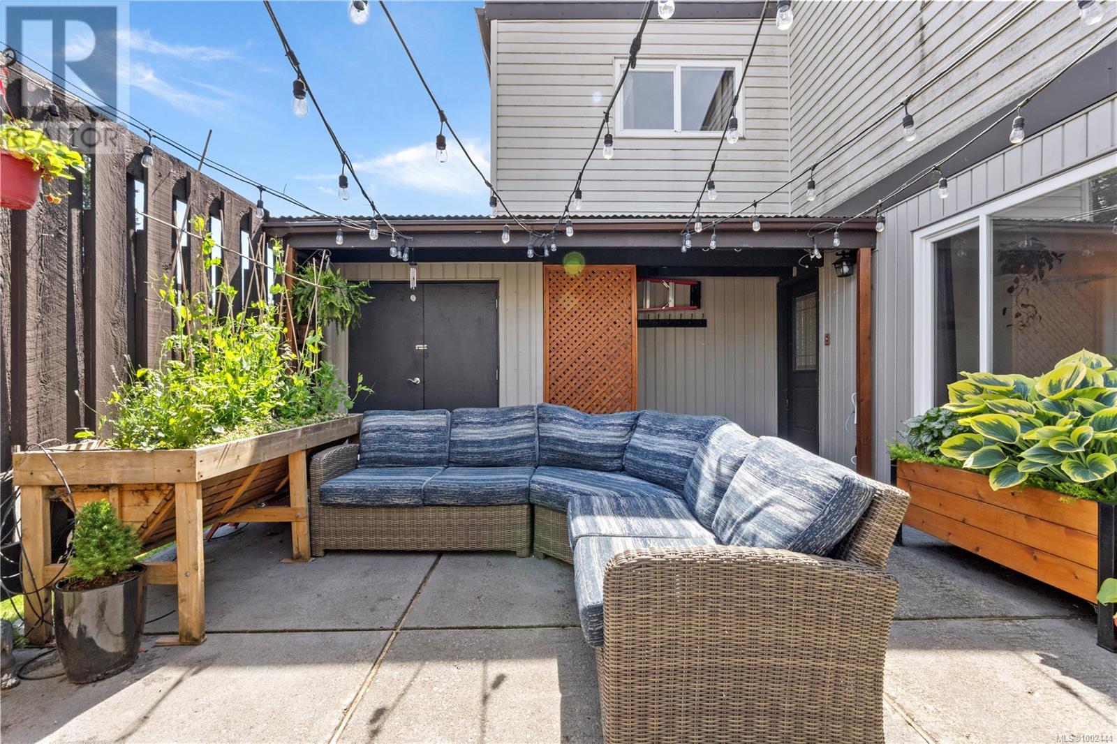 Property at 114 984 Dunford Ave image 1