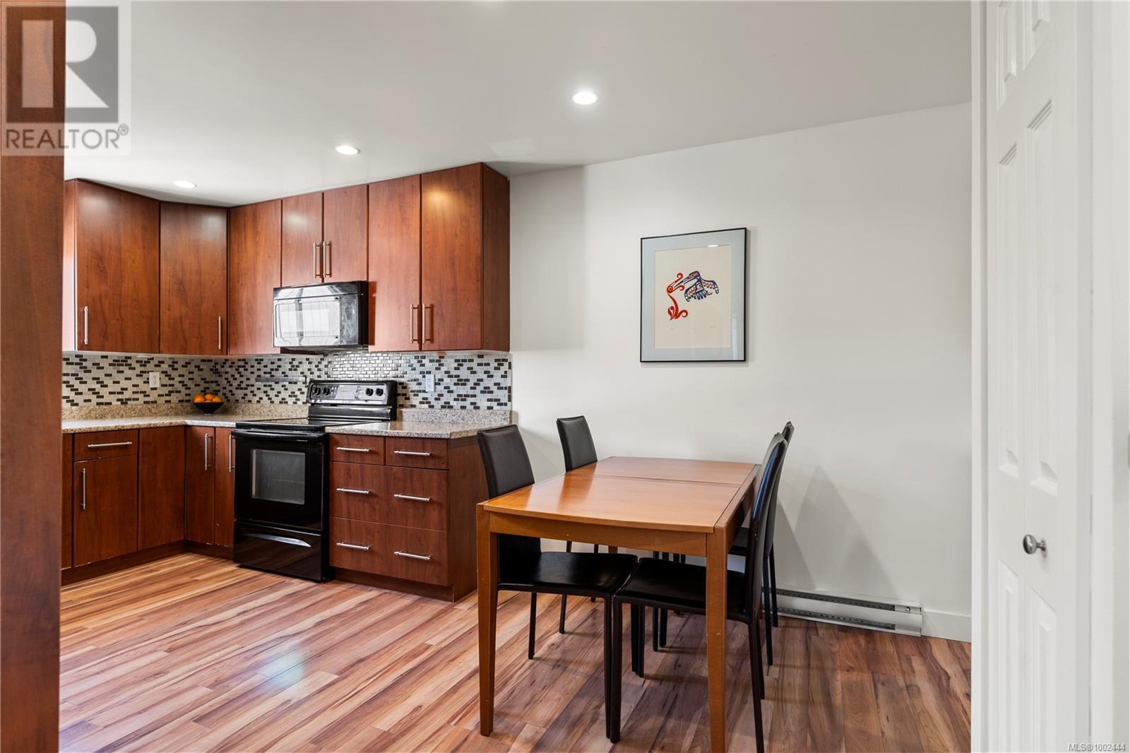 Property at 114 984 Dunford Ave image 4