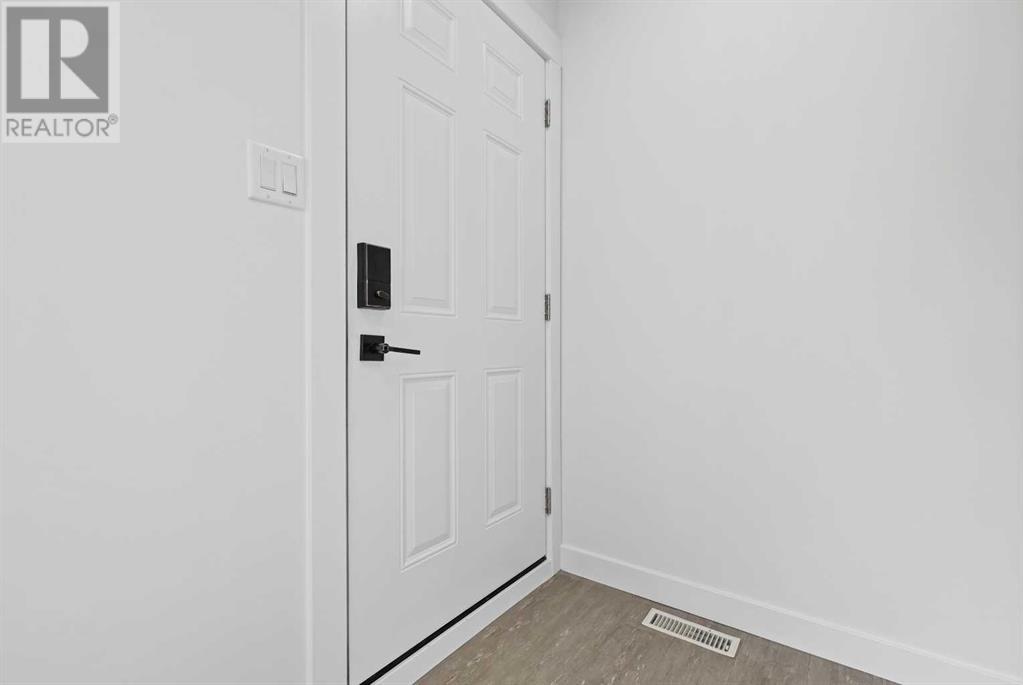 Property at 17, 11240 6 Street SW image 4