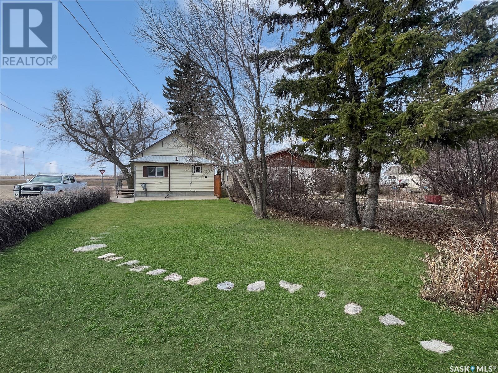 Property at 239 Railway AVENUE image 4