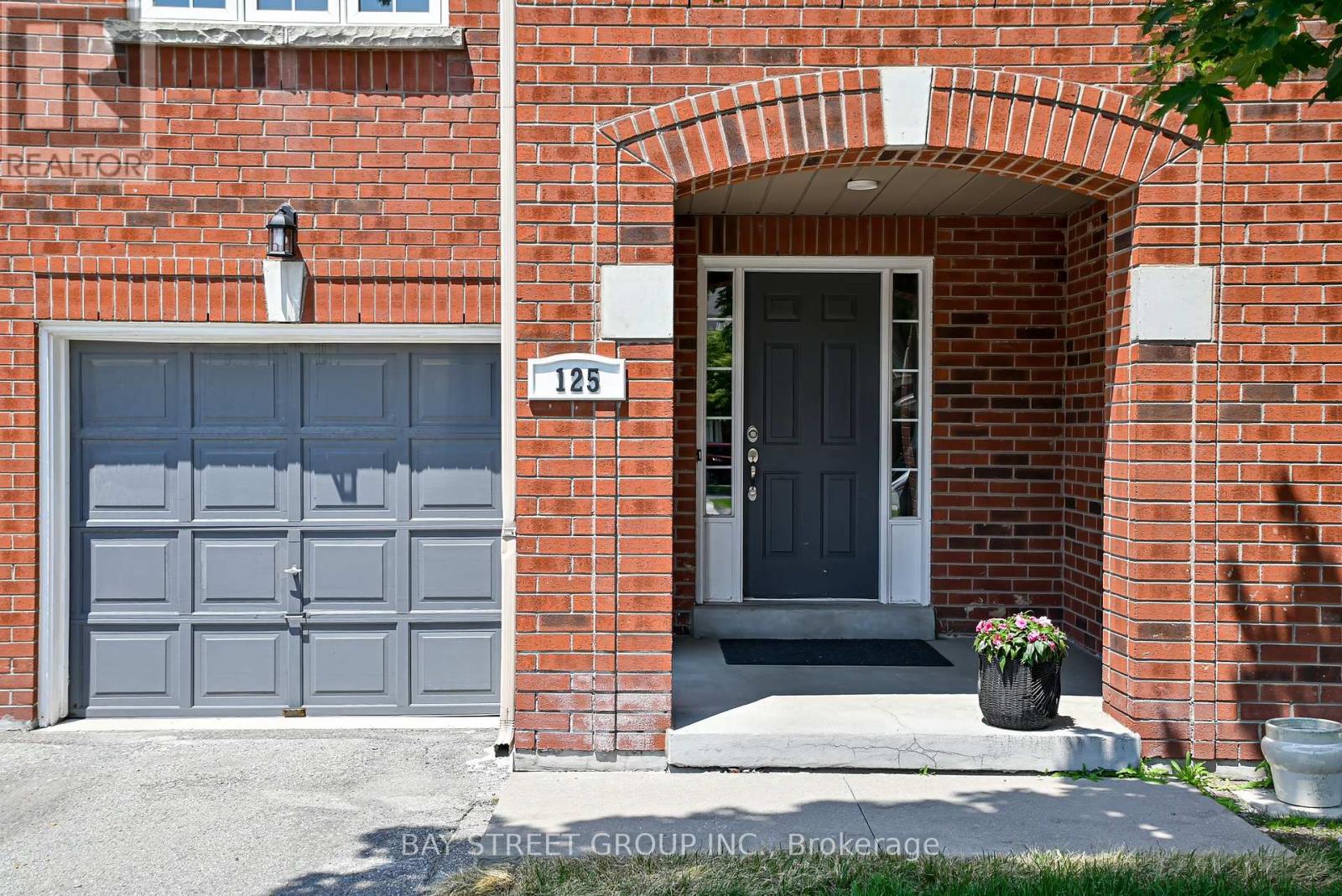 Property at 125 - 190 HARDING BOULEVARD W image 1