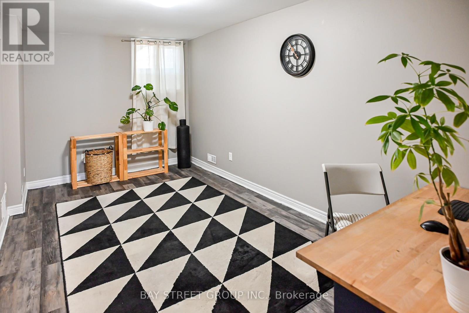 Property at 125 - 190 HARDING BOULEVARD W image 5