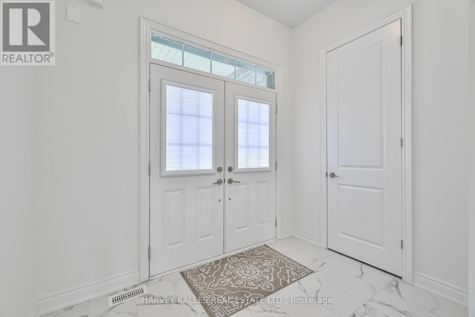 Property at 4 MEADOW VISTA CRESCENT image 3