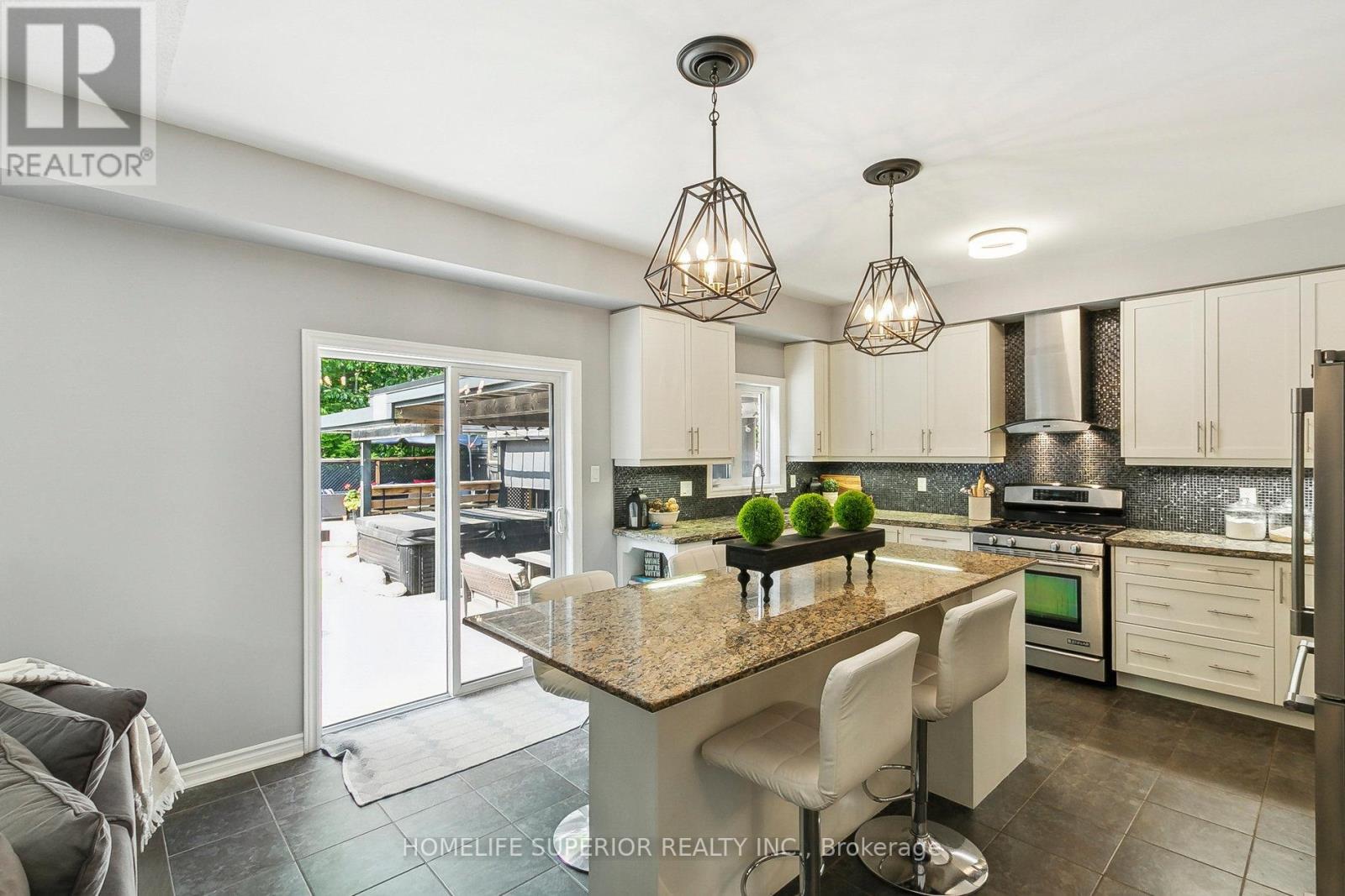 Property at 552 GEORGE REYNOLDS DRIVE image 5