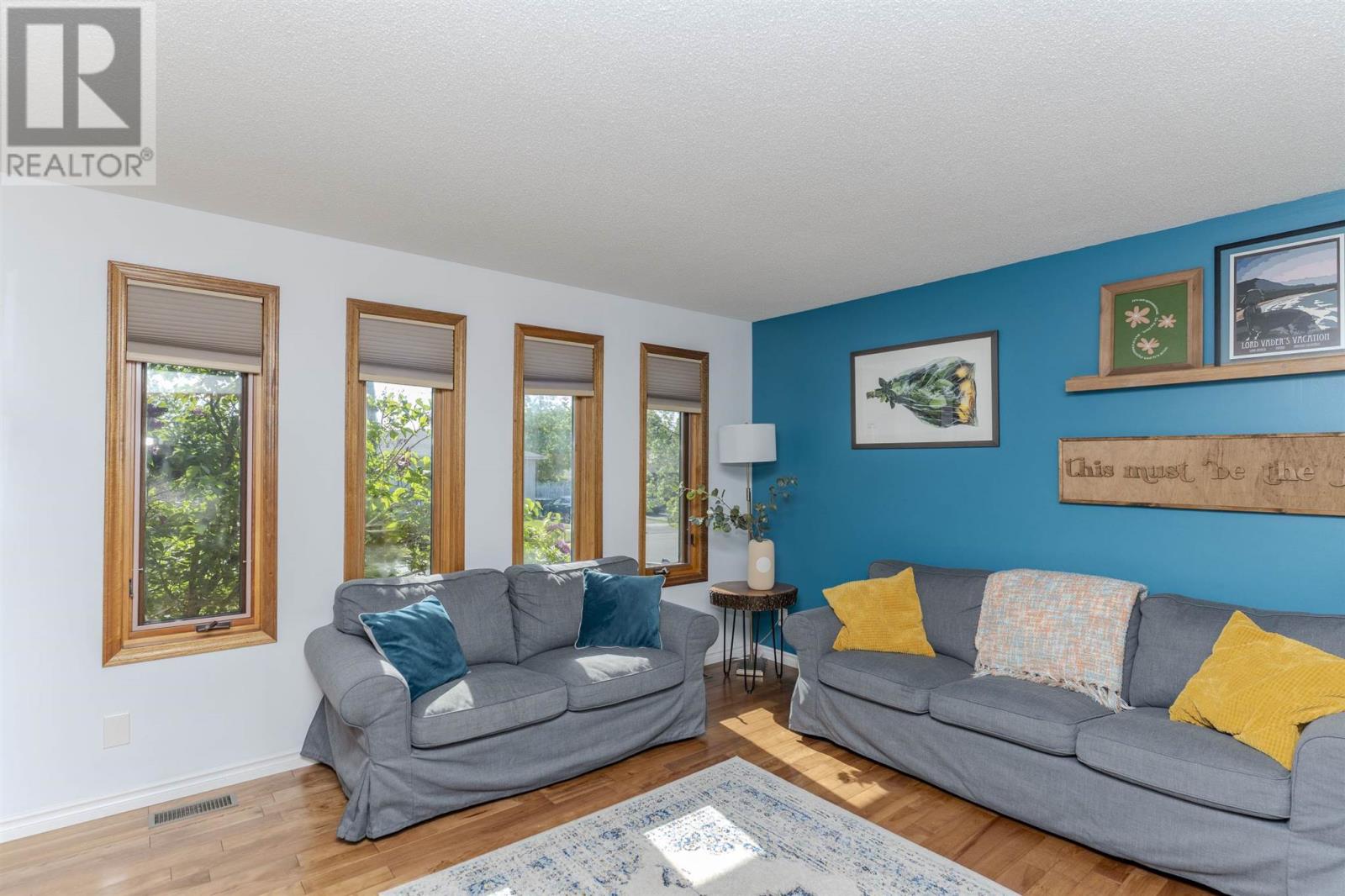 Property at 218 London DR image 3