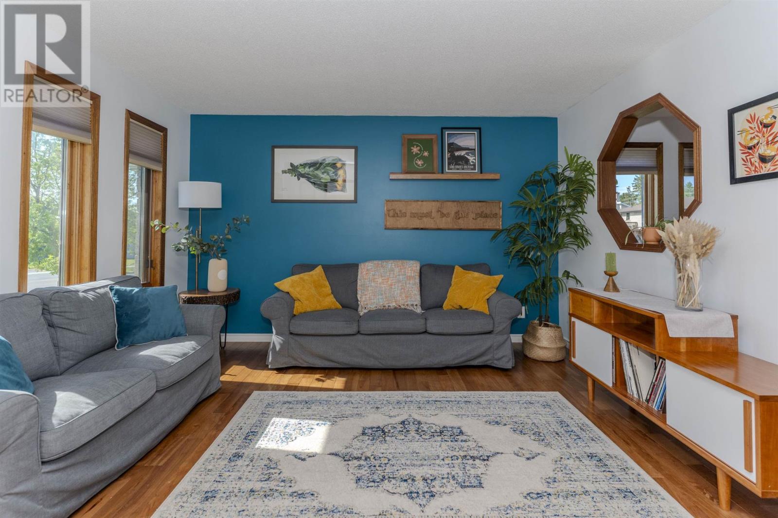Property at 218 London DR image 2