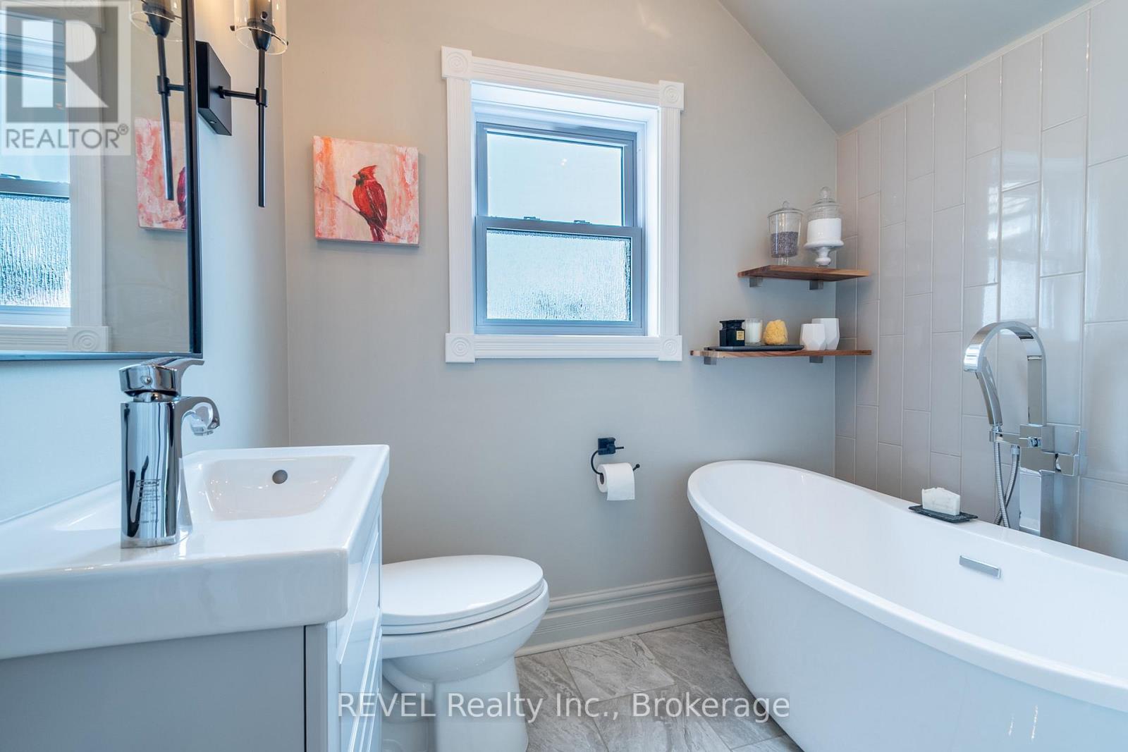 140 West Street, Port Colborne, Ontario  L3K 4E1 - Photo 20 - X12222604