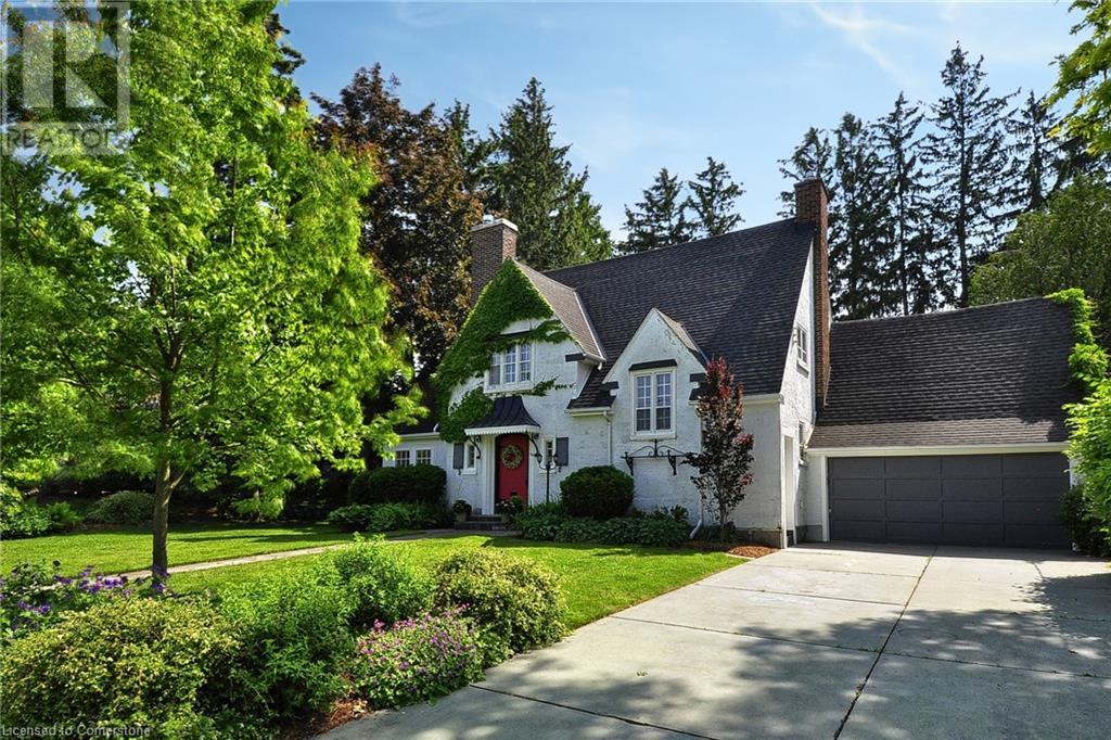 Property at 133 DUNBAR Road S image 3