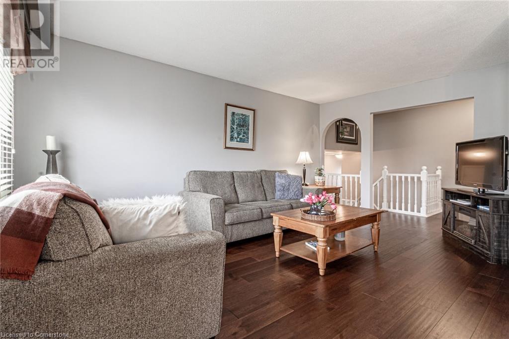 Property at 700 WOODVIEW Road image 3