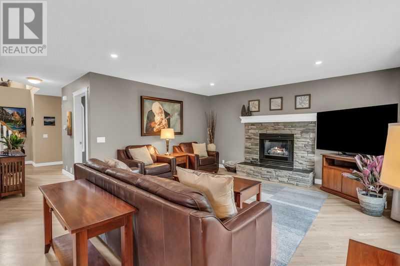 Property at 282 Mt Norquay Park SE image 5