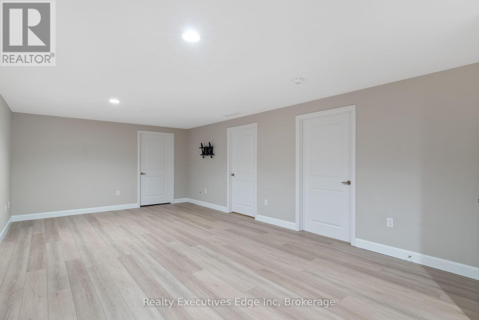 98 Moonstone Crescent, Chatham-Kent, Ontario  N7M 0S2 - Photo 25 - X12222549